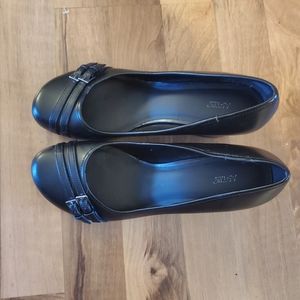 Women's APT 9 heels size 8.5